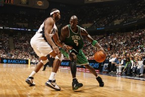 下载乐鱼体育APP-凯尔特人队新援表现抢眼，争夺联盟前列，凯尔特人队名单最新