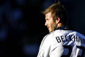 乐鱼电竞在线平台-勇士队坚决冲击联盟纪录，势不可挡，勇士队内对抗赛