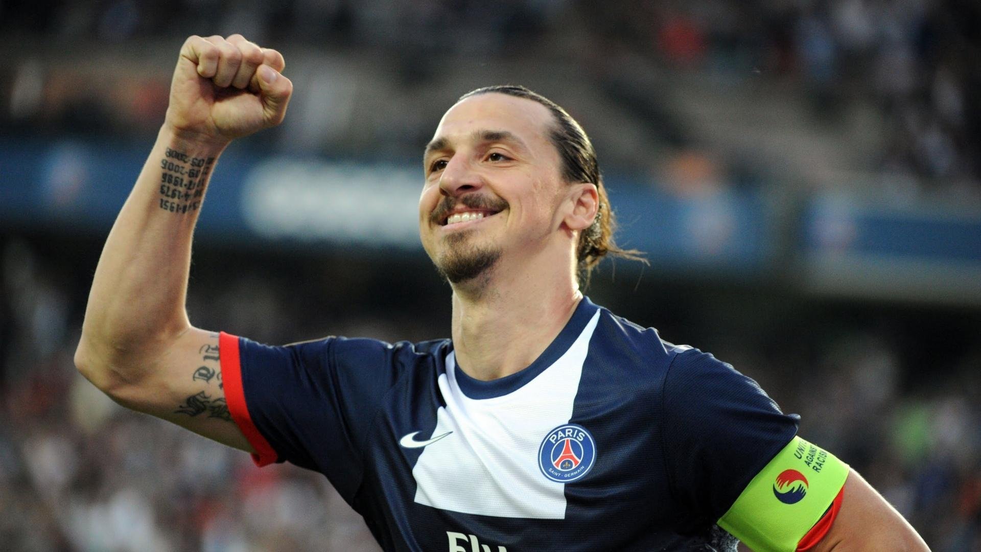 球员场上高光表现回顾，球员高尚资料